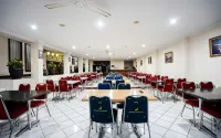 The Priangan Hotel I Yos Sudarso - parking