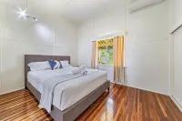 Seaside Sea Shanty - Pet Friendly - 4-Star