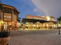 Waterfront, 7s Hot Tub, 5 Min to Sawgrass Mall - Biggest Outlet Mall in US Hotels in Sunrise