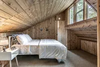 Riverfront Cabin w/Hot Tub : Near Mt. Rainier Sunrise entrance - Alppimaja
