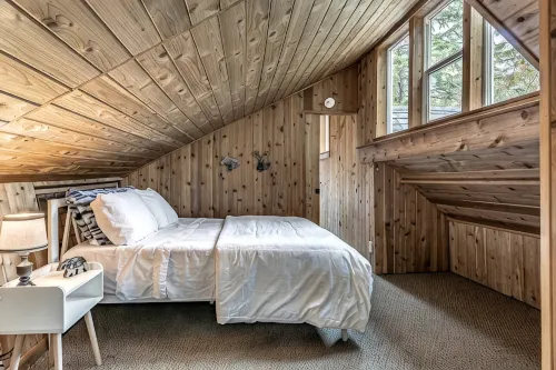 Riverfront Cabin w/Hot Tub : Near Mt. Rainier Sunrise entrance - Feriehus