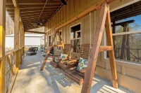 Cozy 3-bedroom cabin in Dahlonega with a vibrant Game Room!