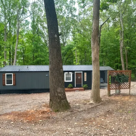Kentucky Lake - Jonathan Creek 2-bedroom Cabin, WiFi, shared dock & Bald Eagles!