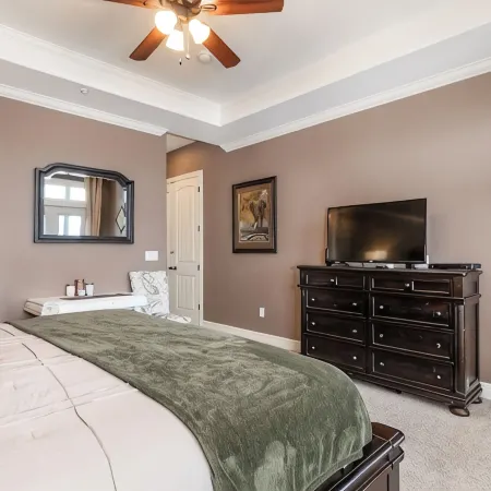 Large or Multi Family Alert- Lakeviews-Sleeps 9-Next to Pools- Sdc