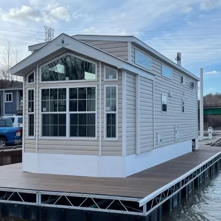 Near Pittsburgh on Beaver River Waterfront -- Glamping in Cozy Floating Cottage