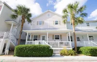 3-bedroom townhome in Key West with fitness room, WiFi