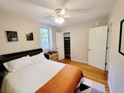 Charming 2-Bedroom, 1-Bath bungalow - Bungalows