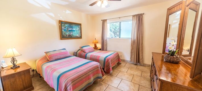 Gorgeous Oceanfront Condo Steps From The Beach, Air Conditioned, Free Wi-Fi Hotéis em Kihei