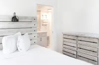 PRIVATE BEACH: A SLICE OF HEAVEN @ NIANTIC W/ 6 QUEENS 1 FULL BED