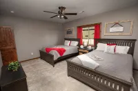 Inspirational Ranch-SUPERBLY CLEAN with HOT TUB!!! Lower Unit w/2 walkout patios - Bintang 4