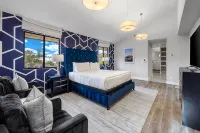 Epic 7Br Escape w/ Pickleball, Pool, Spa & Unmatched Mountain Views - Mountain view
