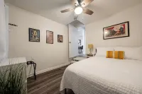 Spacious 4Br/2BA Home - Closest Stay to OU Stadium & Campus - ห้องครัว