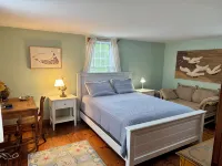 Charming Historic Downtown Cottage - 4-Star