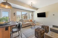 BLACK SHEEP INN Newly Constructed Merino #1 of 4 Units - Boutique