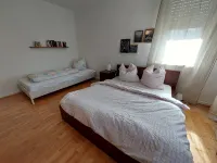 Helle Wohnung mit Eigenem Gartenstück - 2-Star