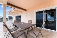 Sunset Sensation views of the #1 beach in the country. - Boutique