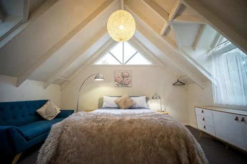 The Loft (fire+spa in centre of Hepburn Springs) - Homestays
