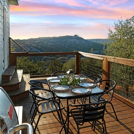 Epic Hill Country Views! Game Room, 5 Mins Canyon Lake