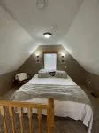 Perfect Getaway! Secluded Modern 3 Bedroom, 2 Bath Cabin on 12.5 Private Acres - Chalets