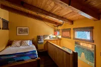 Pristine Custom Cottage, Grand Piano, Massage Studio on Site - Wifi