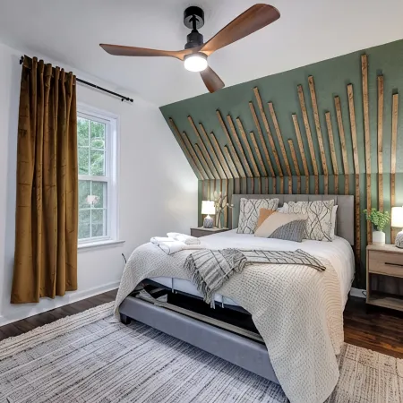25% Off ~ Sauna, HotTub, Music, Games, Pets, 6TVs, FirePit, FullKitchen
