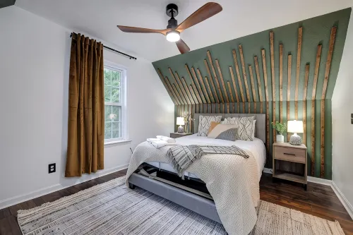 25% Off ~ Sauna, HotTub, Music, Games, Pets, 6TVs, FirePit, FullKitchen - Wifi
