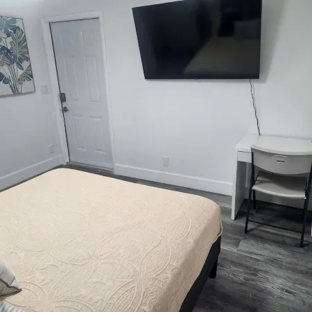 Beautiful & Cozy Guest Suite