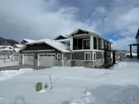 Spacious - Midway Getaway -Majestic Views  4 Bd  4.5 Bath Near Park City Resorts - 3-Star