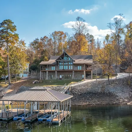 "LAKEVIEW": No Steps, Hot Tub, Boat/Swim Dock, Elevator