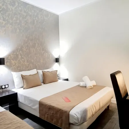 Evelia Hotels