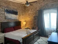 Wanderlust on Congress 2B 1 1/2bath in heart of the historic district - บังกะโล