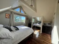 Hiker’s Paradise! Heated Pool, fire pits, and views - Wifi