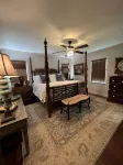 Quirky historic home, fully renovated! Designer interior! Plush linens! Firepit! - Wi-Fi