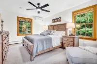 Ursa Major House - Quiet family getaway, minutes from skiing, hiking, biking. - Wifi