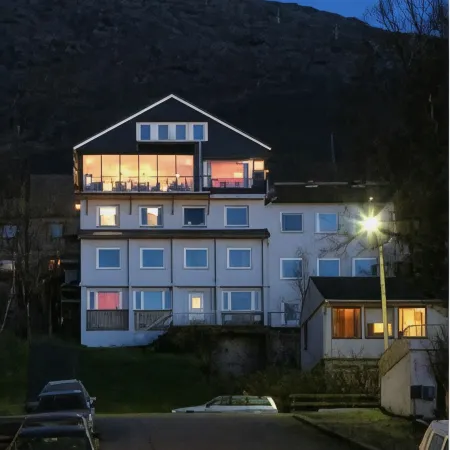 Breidablikk Guesthouse Отели в г. Нарвик