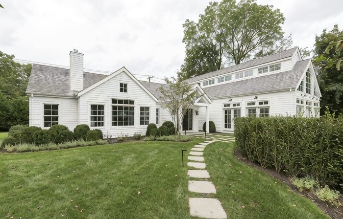 Stunning Hampton Holiday Family Fantasy for your Team