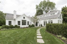 Stunning Hampton Holiday Family Fantasy for your Team