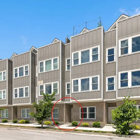 Southside Speakeasy Townhome, Rooftop Fire Pit