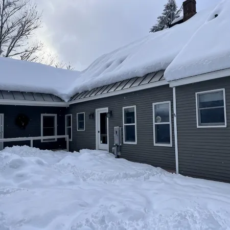 Birch Lodge - mountain views, hottub, minutes to Okemo!