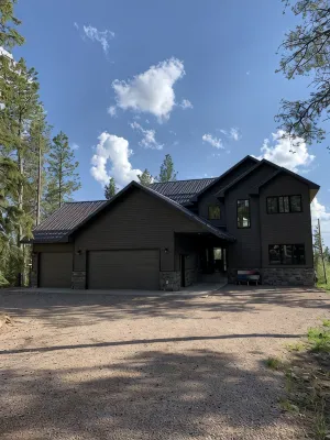 Cabin in the Heart of the Black Hills - Alphydda