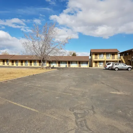Split Mountain Motel