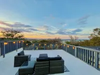 Caballo Bay at Horseshoe Bay | Sylish Retreat with Stunning Lake LBJ Views, Pool - 3-stjärniga
