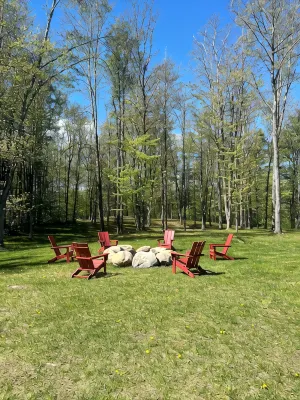 SPACIOUS Mountain Retreat with HOT TUB, Fire Pit & Hiking Trails - Gym