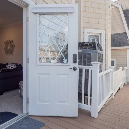 Island Apartment in the Heart of Jamestown