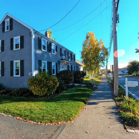In-Town Kennebunk - Walk to Cafes/Restaurants/Shops, Beaches Minutes Away