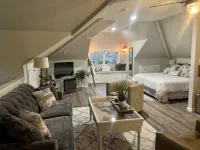 Beautiful Private Spacious Suite Downtown Franklin - บูติค
