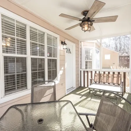 A home away from home close to Stone Mountain Park, Decatur and Atlanta.