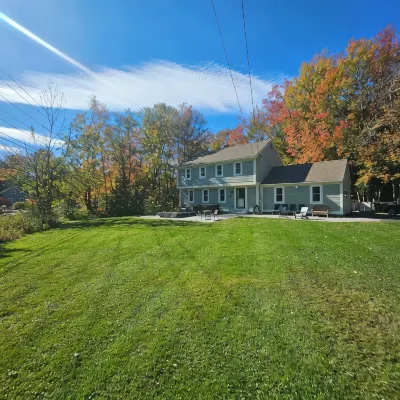 Cozy Home 1mi. to Beaches/Shops/Dining, Hot Tub, Big Patio, Pvt Yard, Fire Pit - 3-Star
