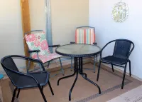 for animal lovers - cute, little Bunkhouse attached to the horse barn - Wifi