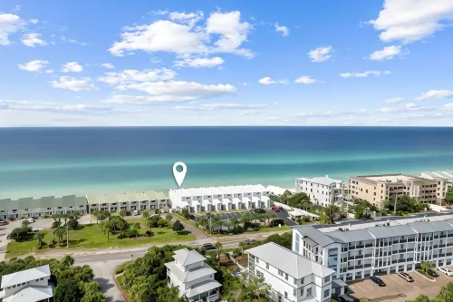 Ground floor gulf front beach Blue Tide condo between Alys beach & The Hub. - 수영장